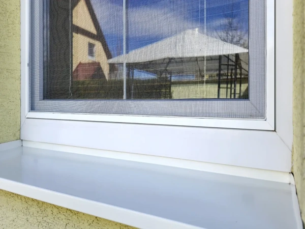 Sieťky proti hmyzu na OKNO - pevné KLIK LUX - bežné odtiene 9