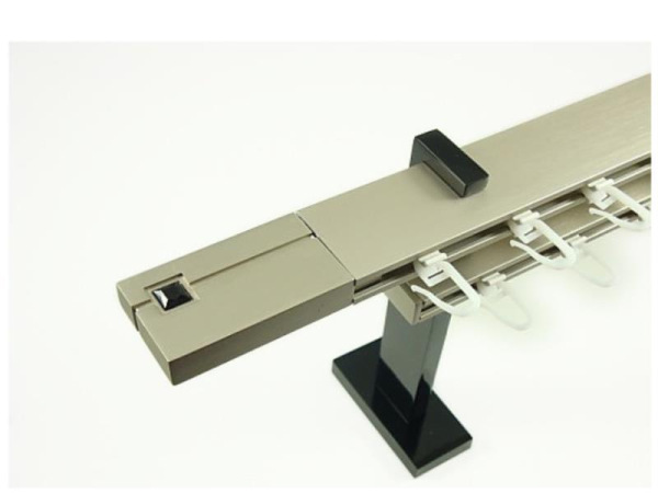 Kétsínes SQUARE LINE karnis - fekete KRYSTAL karnisvég