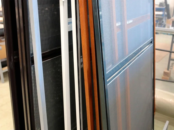 Zsanéros szúnyogháló AJTÓRA - hagyományos színek 7