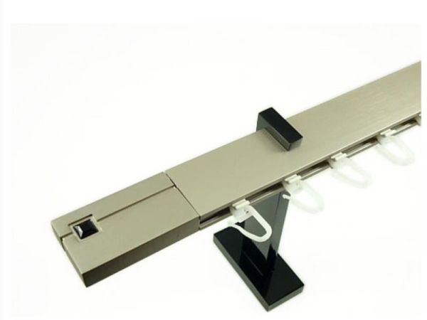 Egysínes SQUARE LINE karnis - fekete KRYSTAL karnisvég