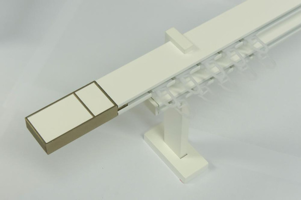 Kétsínes SQUARE LINE fehér karnis - BOSS fehér bőr karnisvég